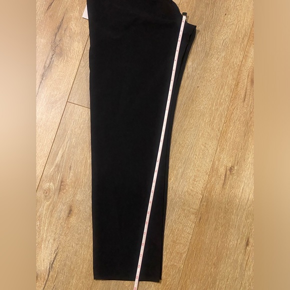 NWT Vuori Wayfarer Pants Tapered Women’s X- Small MSRP $98 Black - Picture 5 of 11